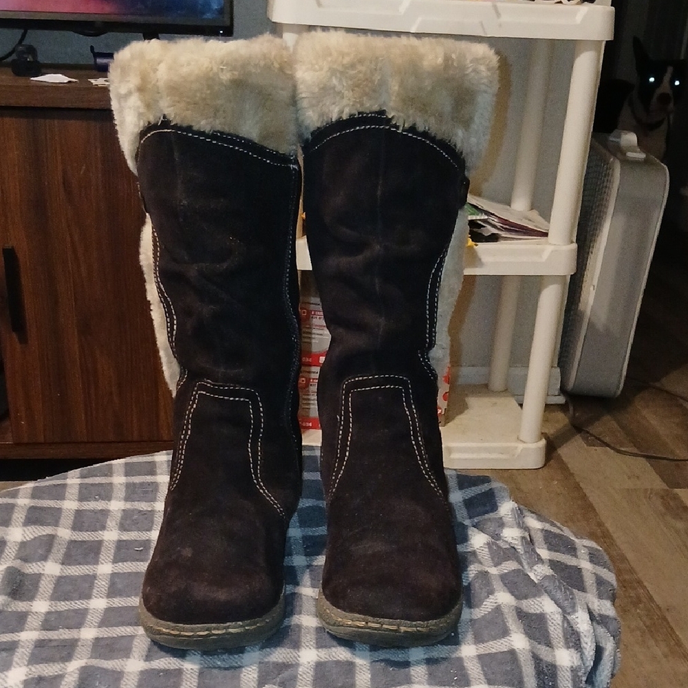 Womens Brown Suede Fur-Lined Boots